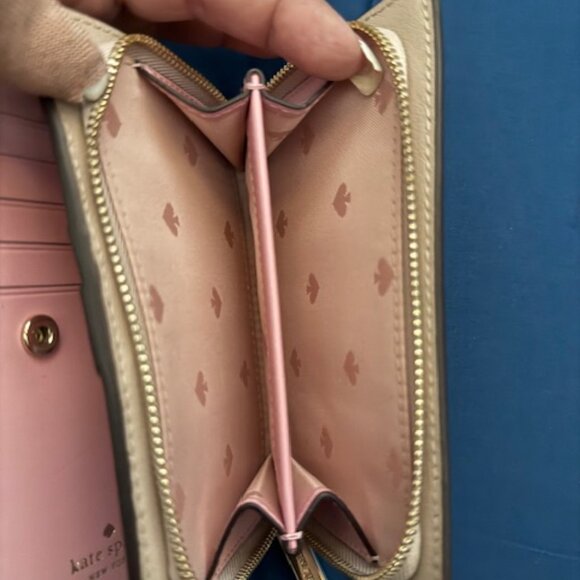 Kate Spade Adel Medium Warm beige Bifold Wallet Pink interior - Picture 4 of 6